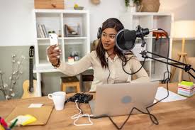 How to Turn Your Side Hustle into a Full-Time Income